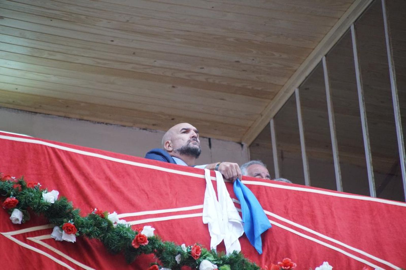 tendidos-de-la-glorieta-durante-la-corrida-de-garcia-y-olga-jimenez-92