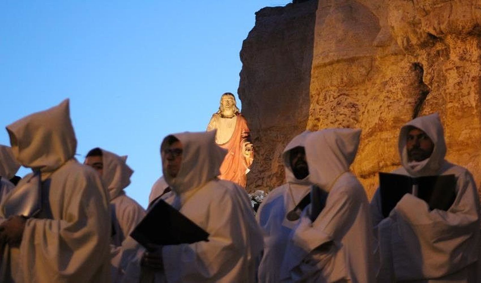 Jesús de Luz y Vida acompaña a las ánimas en la noche del Sábado de Dolores