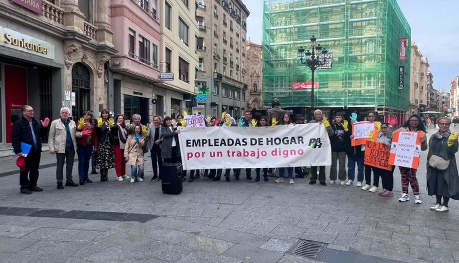 Manifestación en la plaza del Liceo