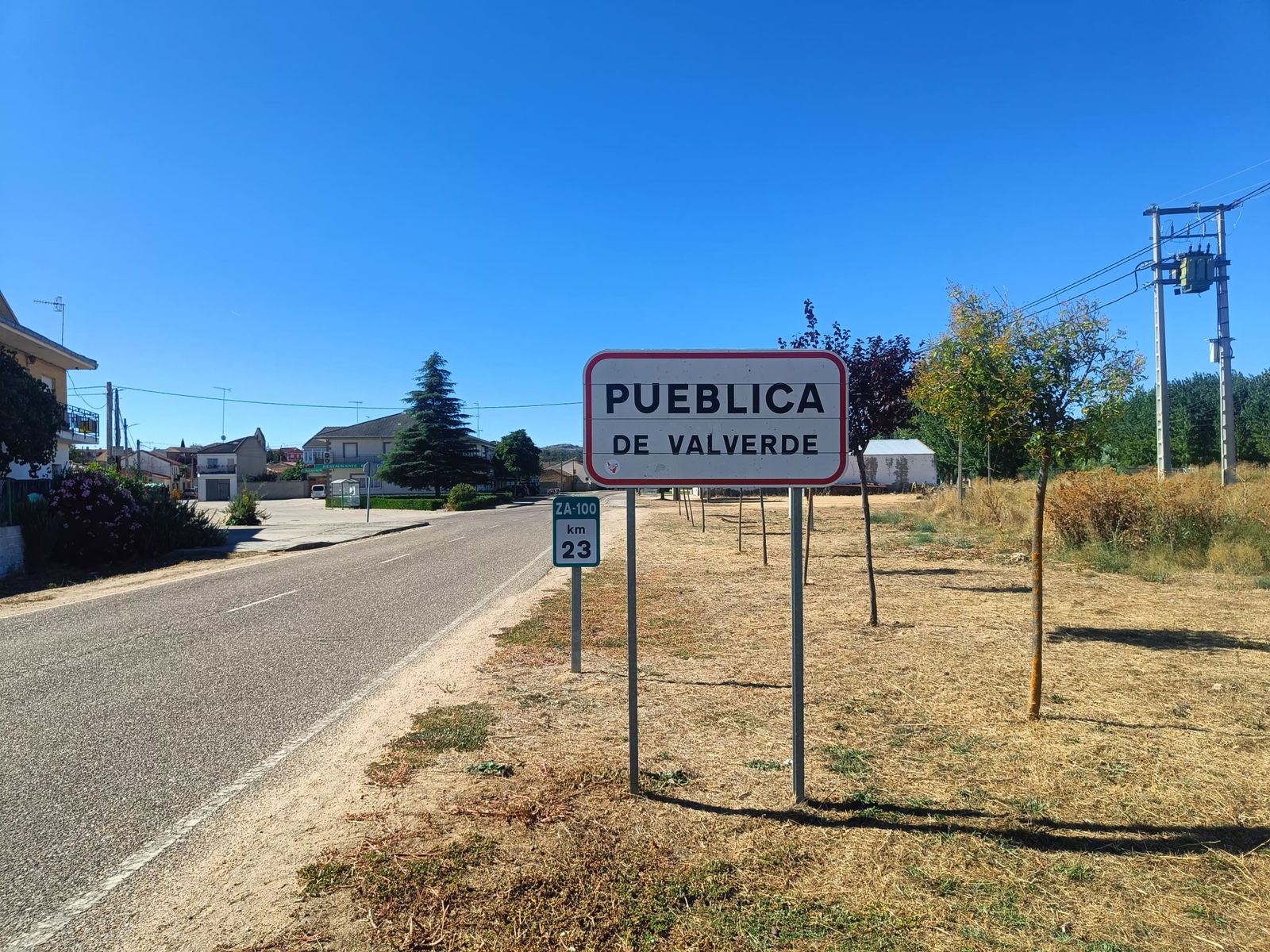 Entrada de Pueblica de Valverde