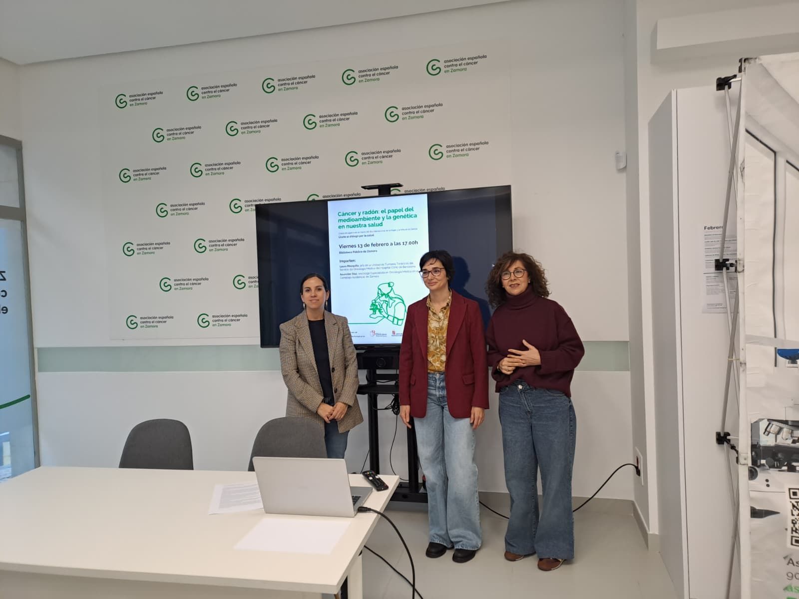 Un instante de la rueda de prensa