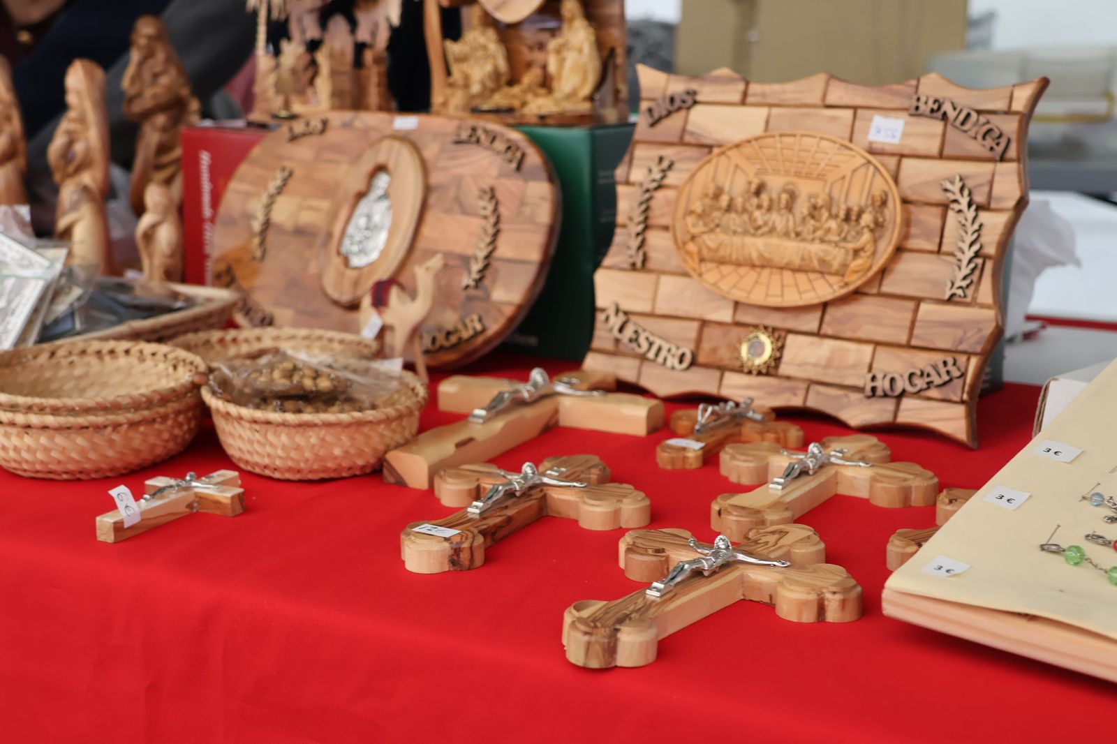 GALERÍA | Inauguración del mercadillo solidario en la Plaza Mayor de Zamora en apoyo al pueblo palestino