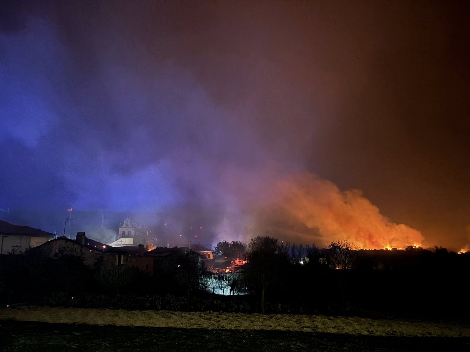 Imagen del incendio en Puercas. Archivo