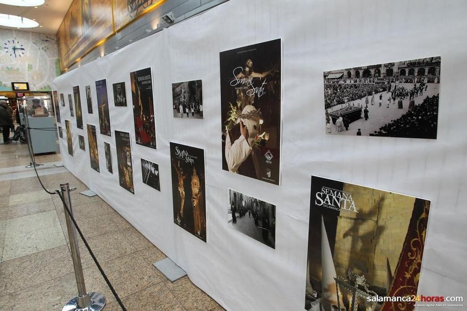 Exposición en Vialia de carteles de Semana Santa