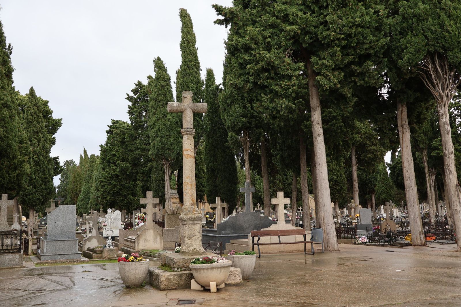 Los misterios del Cementerio municipal de San Atilano