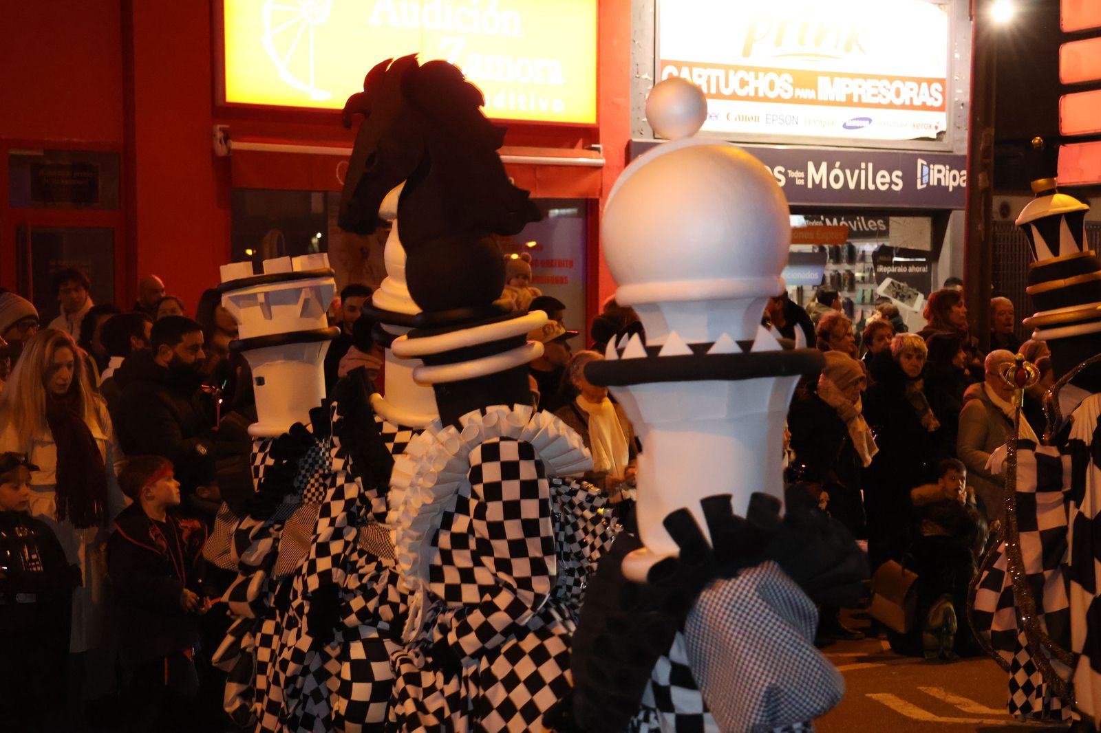 GALERÍA | Disfruta de las imágenes del colorido desfile de Carnaval en Zamora