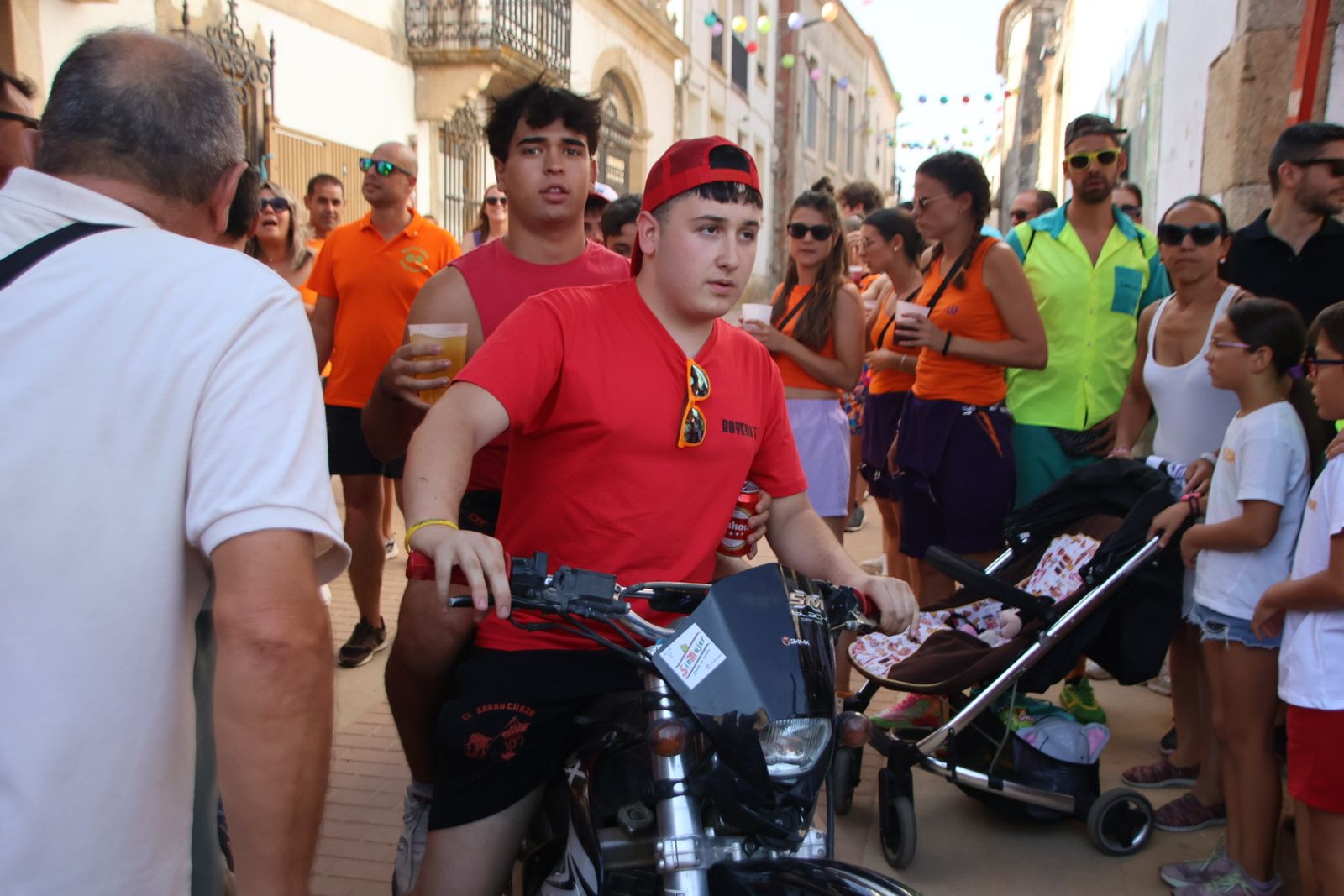 Lumbrales, encuentro de peñas, chupinazo