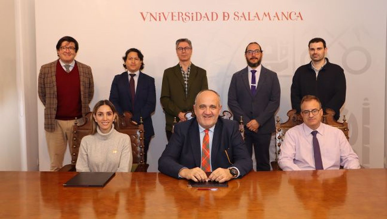 La ministra de Comercio Exterior e Inversiones de Ecuador visita la Universidad de Salamanca. Foto Comunicación USAL