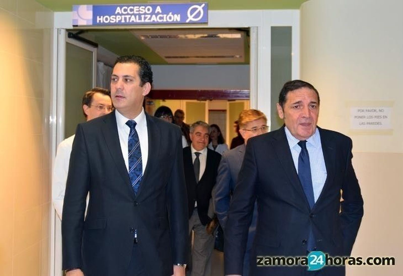 El consejero estima que no tiene sentido abrir más camas en Benavente sabiendo que no se ocuparán