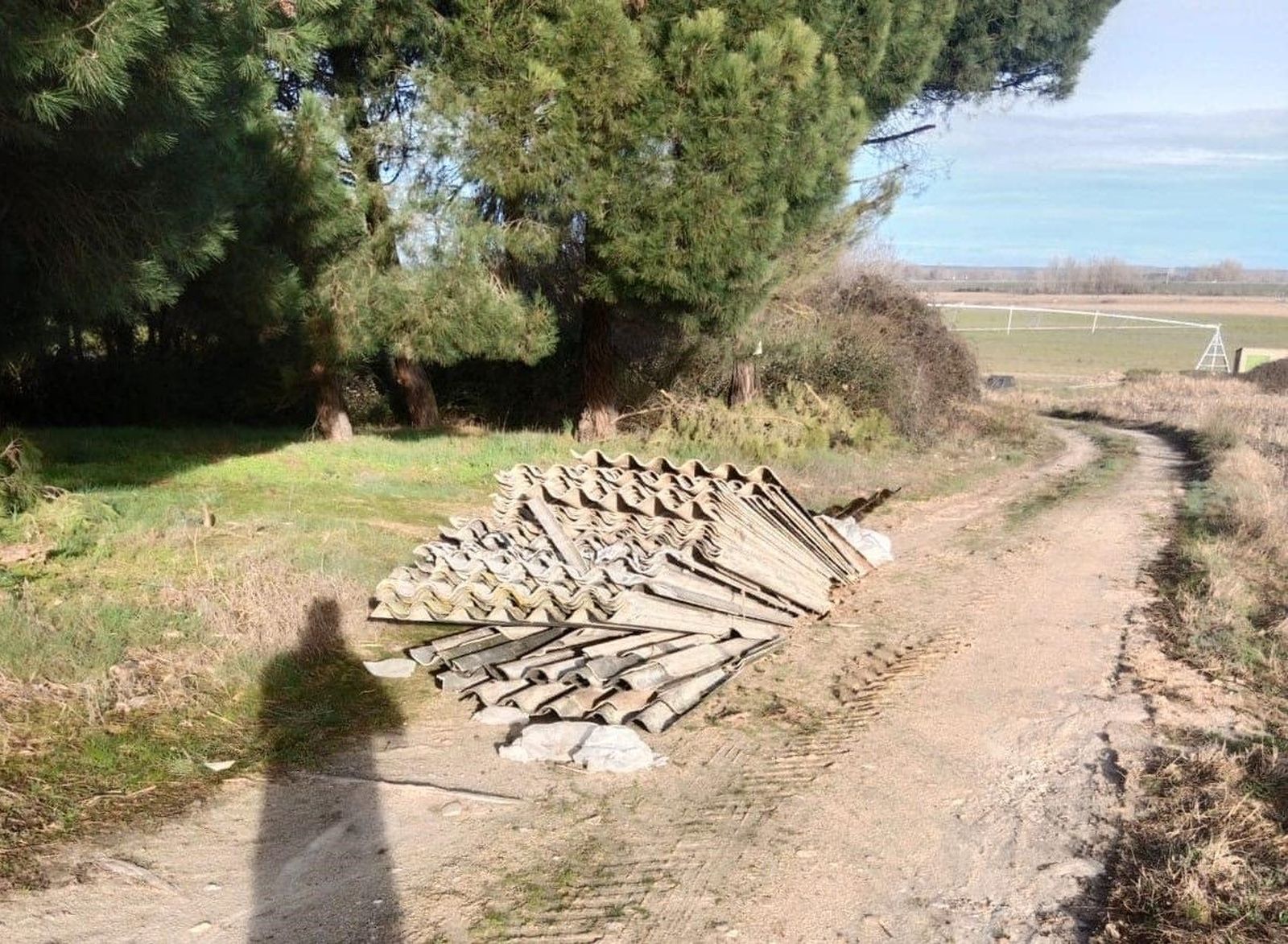 Amianto tirado en Encinas de Abajo
