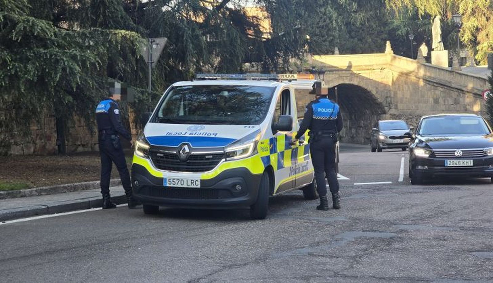 Policía Local en la glorieta del Concilio de Trento Policía Local en la glorieta del Concilio de Trento