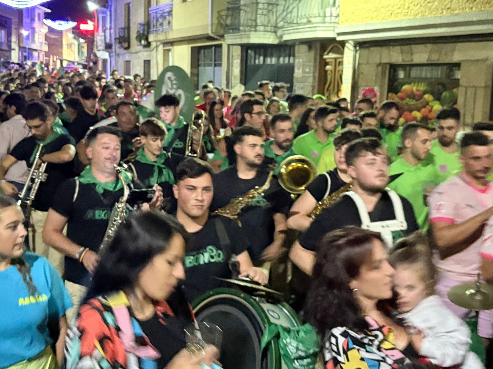 Desfile de peñas de Aldeadávila