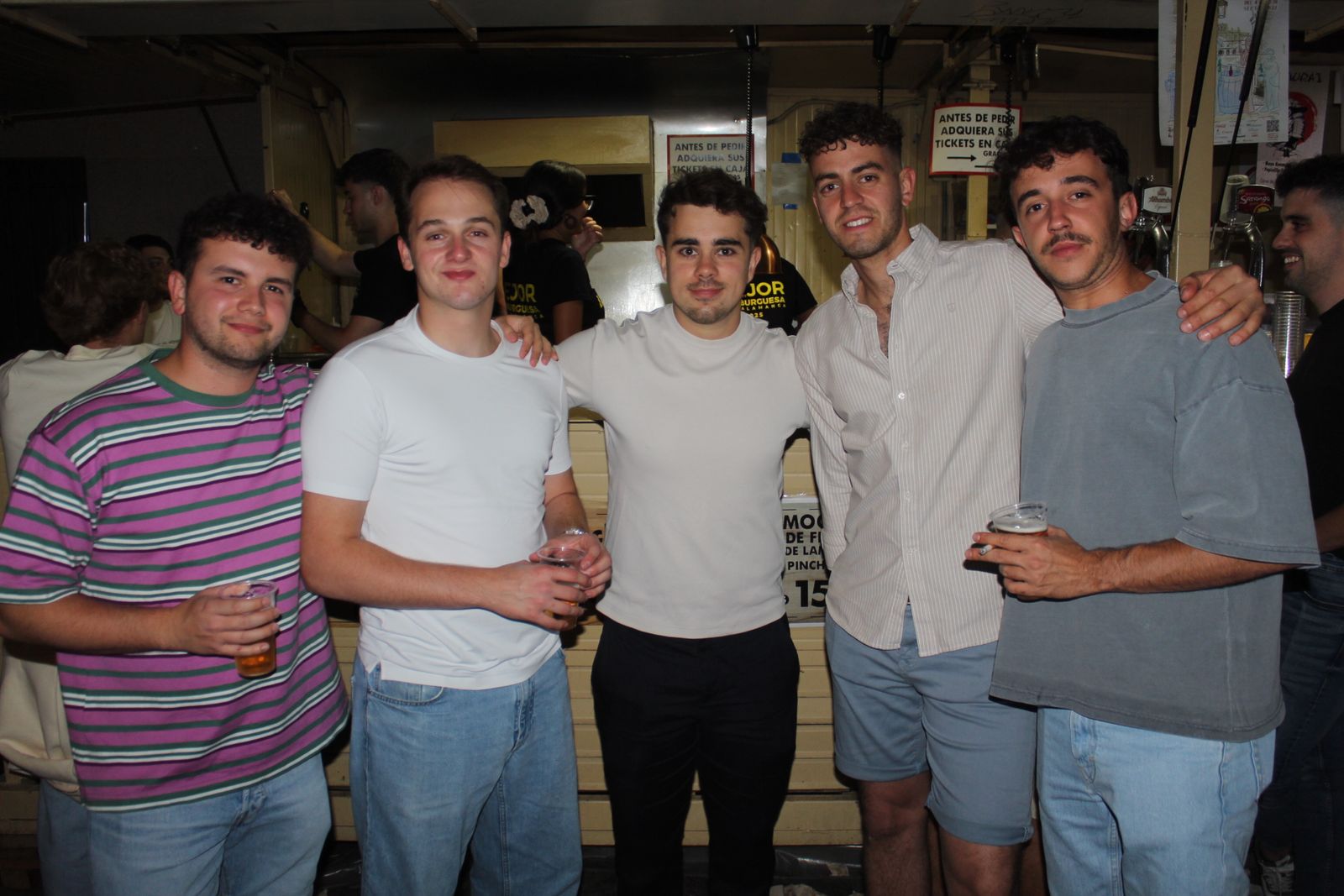Ambiente en la Feria de Día en la tarde de este lunes