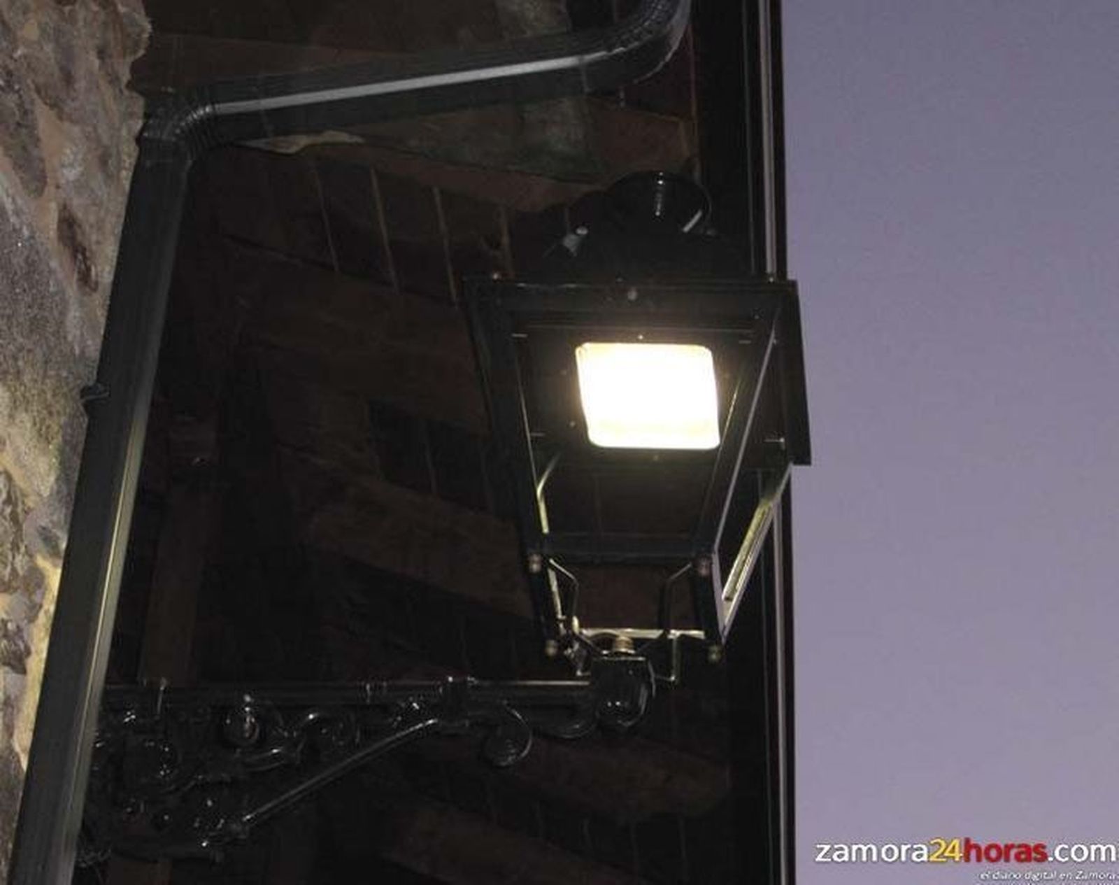 El nuevo alumbrado público con tecnología led, instalado en 75 localidades fronterizas de Salamanca y Zamora