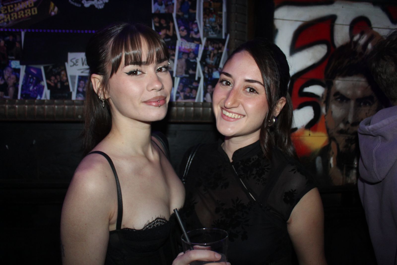 El Fin de Año Universitario continua por los bares de la capital del Tormes tras las doce campanadas