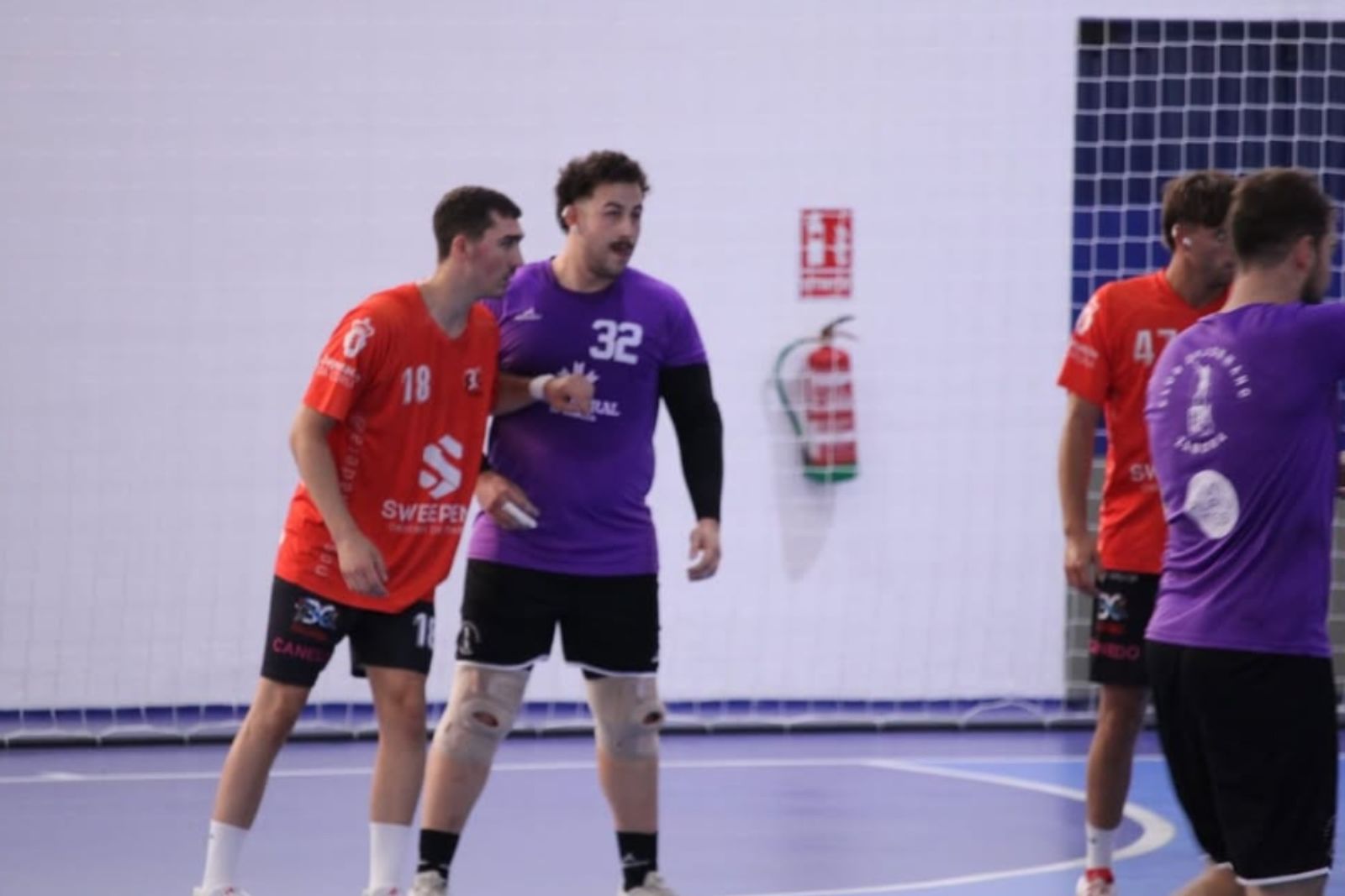 El primer ensayo veraniego del Balonmano Zamora se salda con victoria en el IV Torneo de Balonmano Puebla de Sanabria