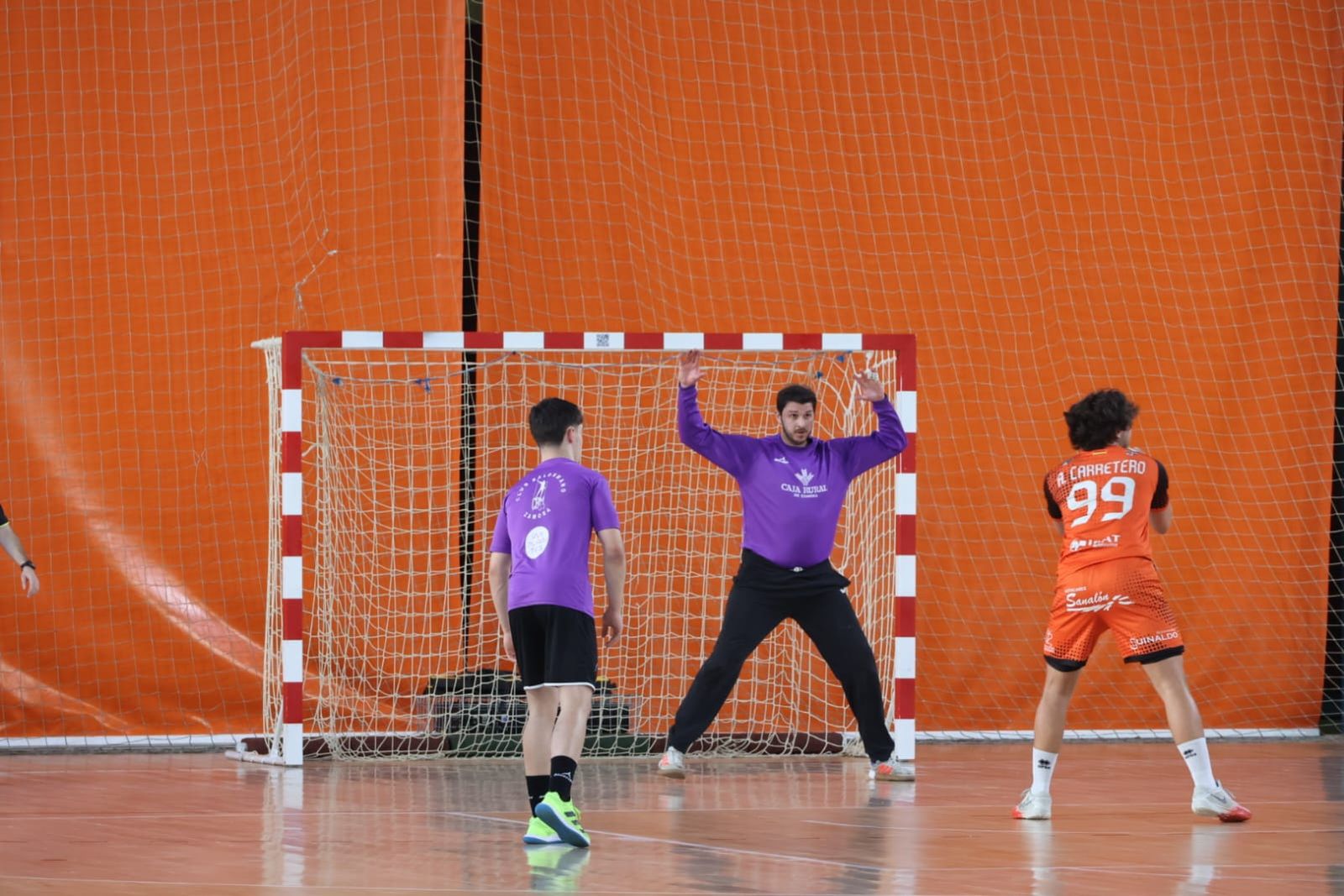 Partido de pretemporada entre el Balonmano Zamora y Balonmano Salamanca