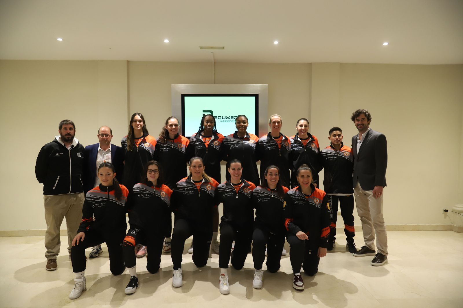 el-zamarat-presenta-de-forma-oficial-a-su-plantilla-para-la-proxima-temporada-2