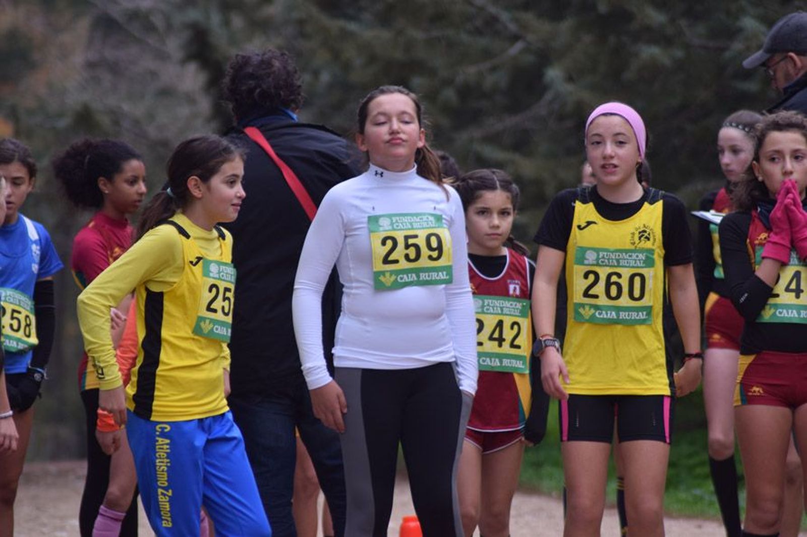 cross-de-otono-en-el-bosque-de-valorio-24