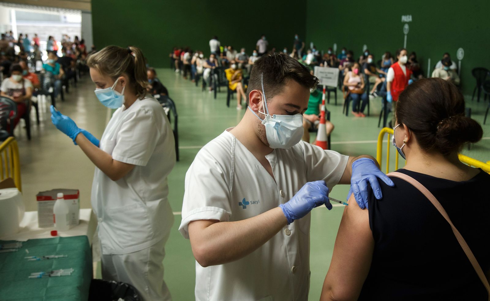 Foto de la vacunación masiva en Ciudad Rodrigo | Imagen: Agencia ICAL