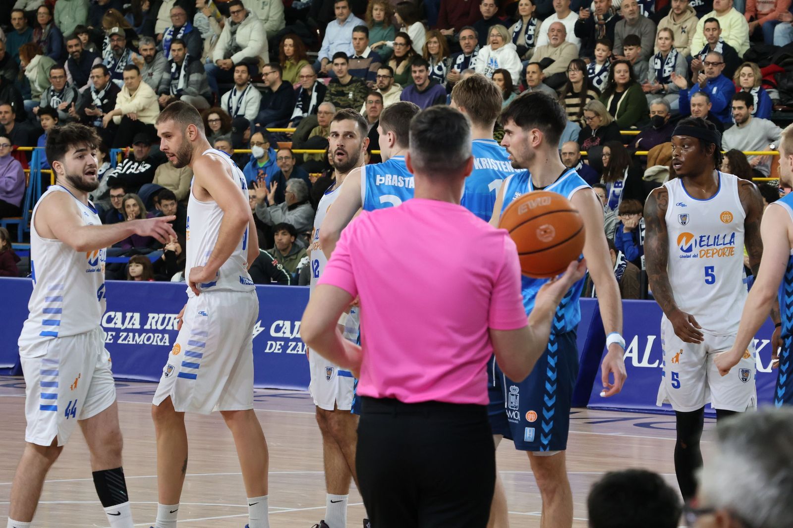 GALERÍA | El CB Zamora recibe al Melilla Baloncesto en busca de la victoria en su primer partido del año