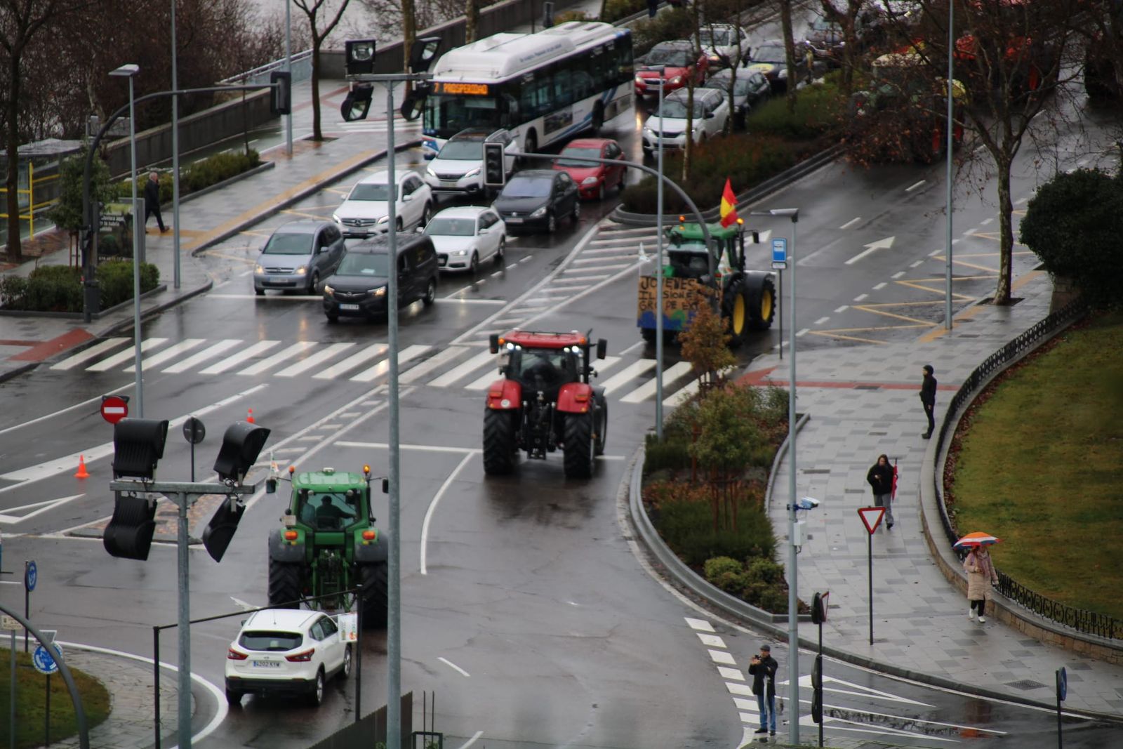 En imágenes la marcha con tractores y vehículos de campo en Salamanca en protesta contra Mercosur