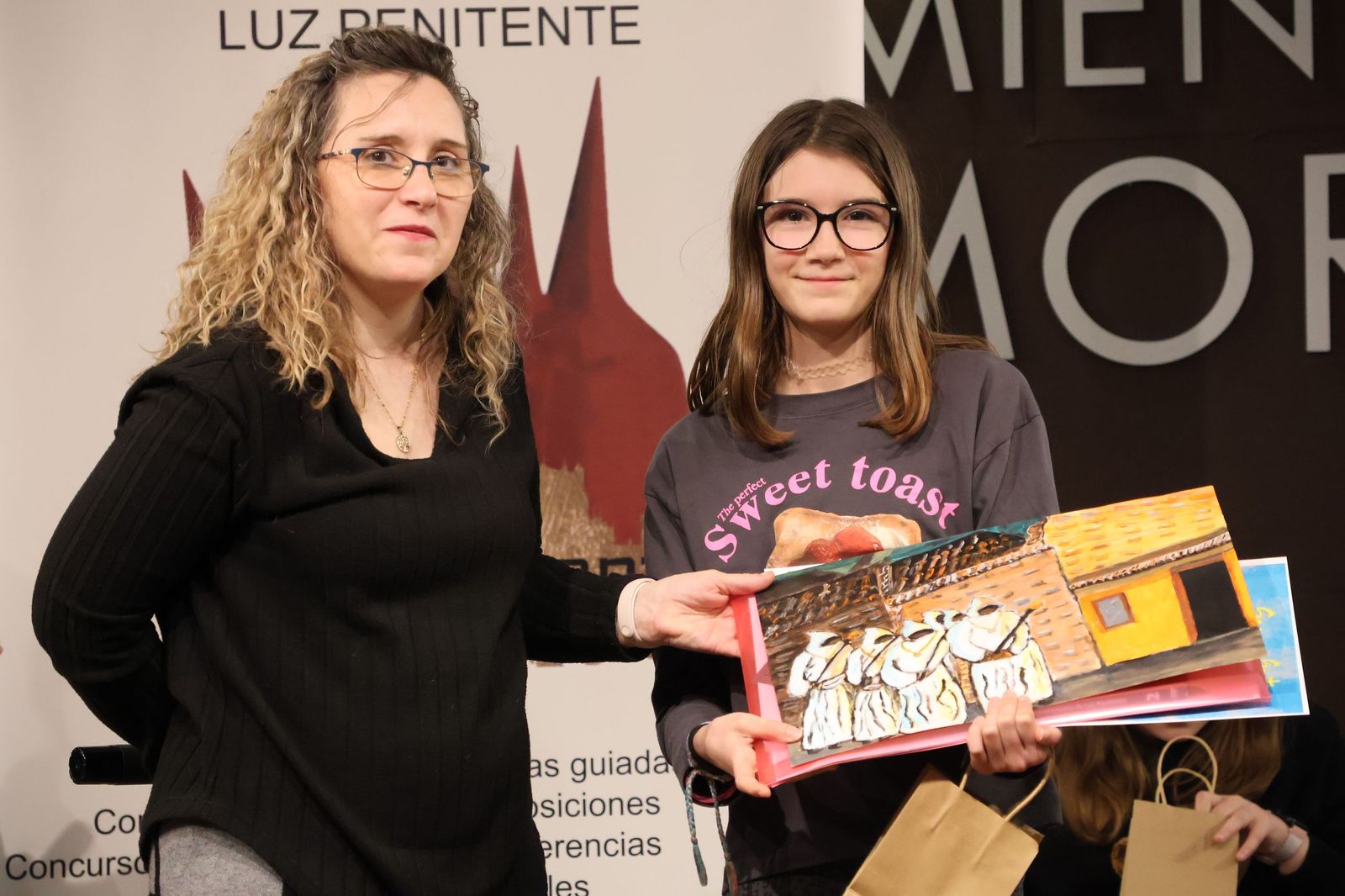 GALERÍA | La Asociación Luz Penitente reparte los premios del VIII Concurso de Dibujo Infantil