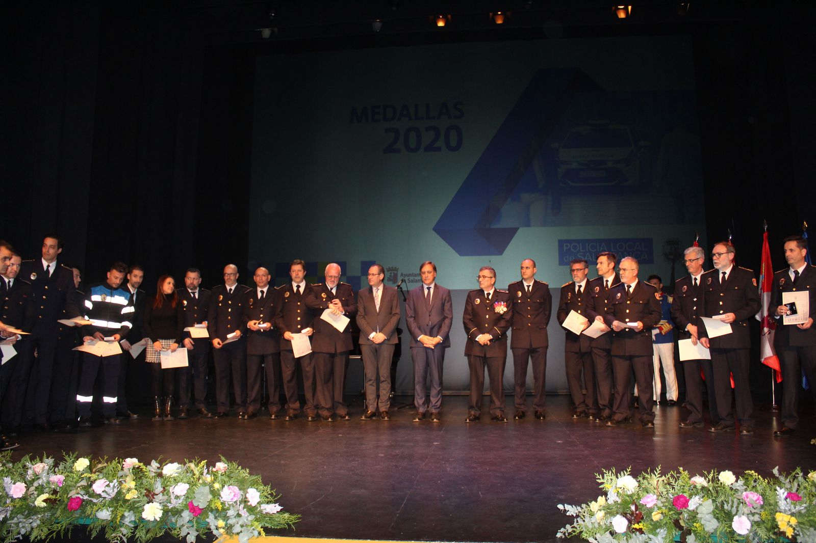 entrega-de-medallas-de-reconocimiento-a-la-policia-local-25