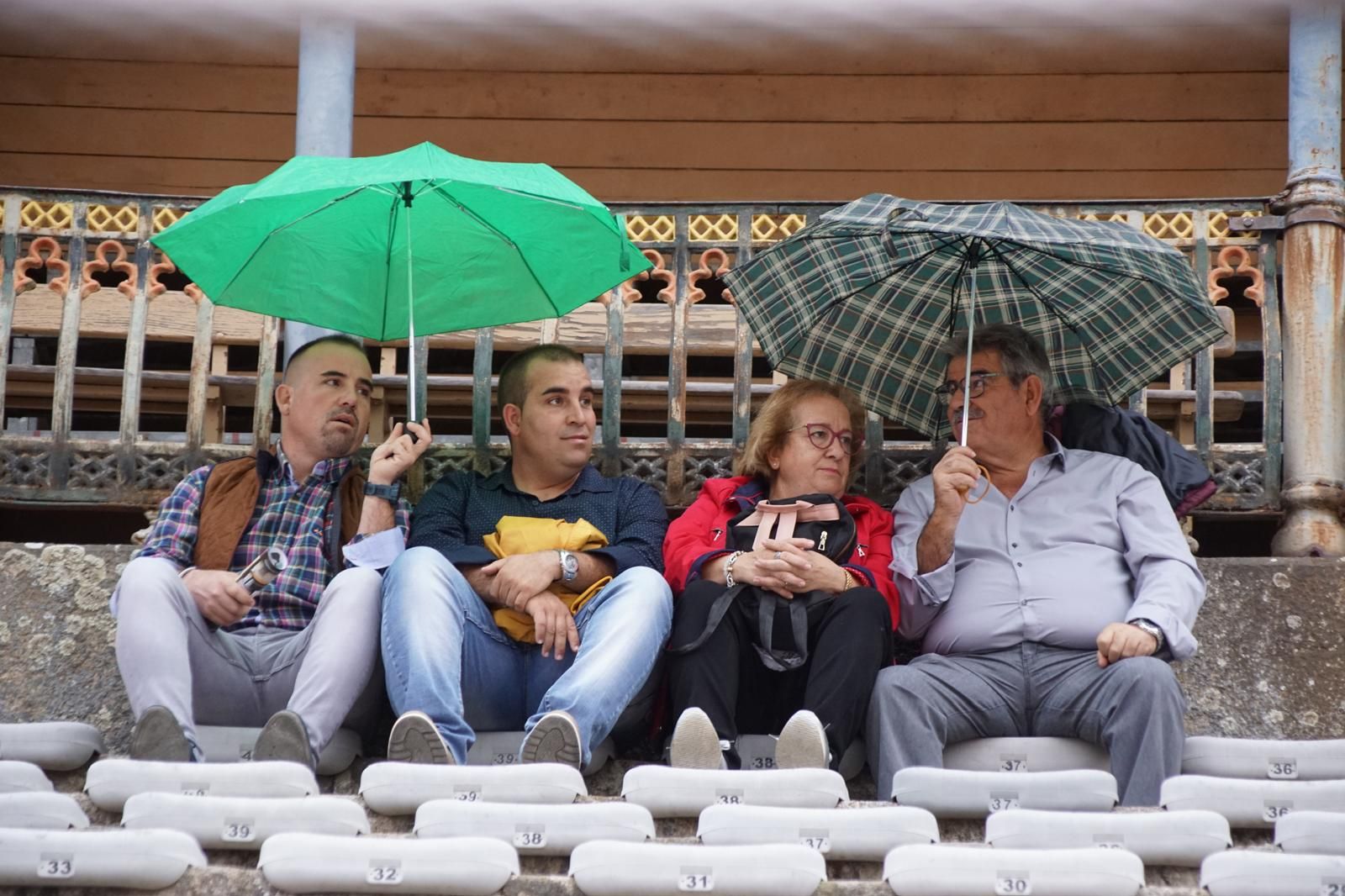 resumen-fotografico-del-ambiente-en-los-tendidos-de-la-glorieta-durante-la-corrida-de-garcigrande-20-de-septiembre-de-2024-foto-juanes-29