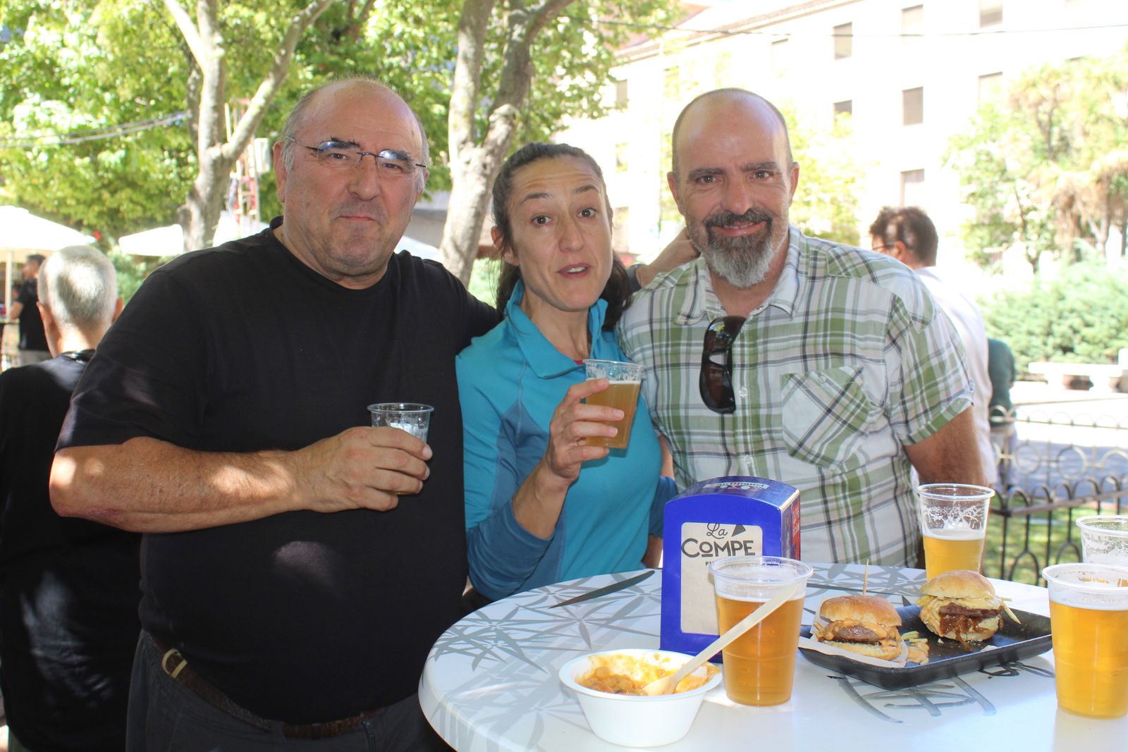 Ambiente en la Feria de Día en el mediodía de este jueves
