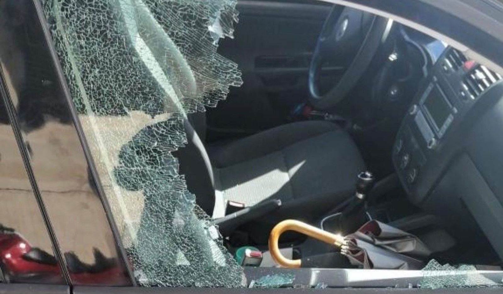 Ventana destrozada, Avenida Juan de Austria.