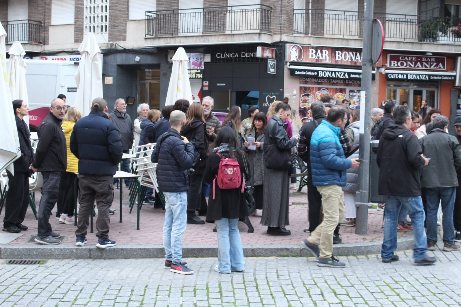 un-detenido-en-las-protestas-por-la-tala-de-arboles-en-la-plaza-del-oeste-28