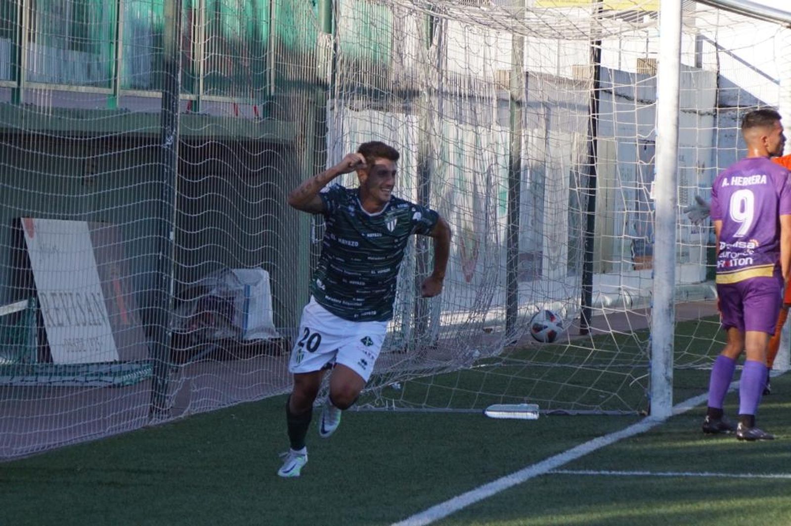Toti celebra el tanto de la victoria ante el Palencia Cristo Atlético | FOTO SALAMANCA24HORAS.COM