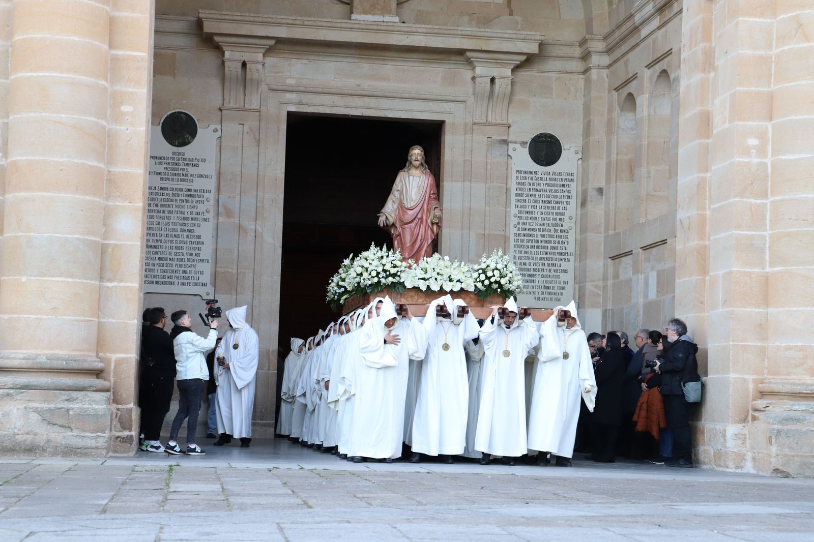 hermandad-penitencial-de-nuestro-senor-jesus-de-luz-y-vida-30