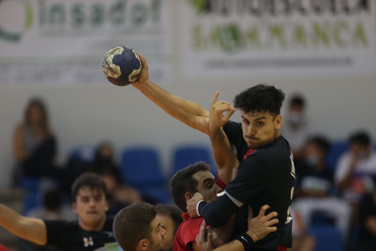 Imagen del BM Salamanca - BM Arroyo / FOTO SALAMANCA24HORAS.COM