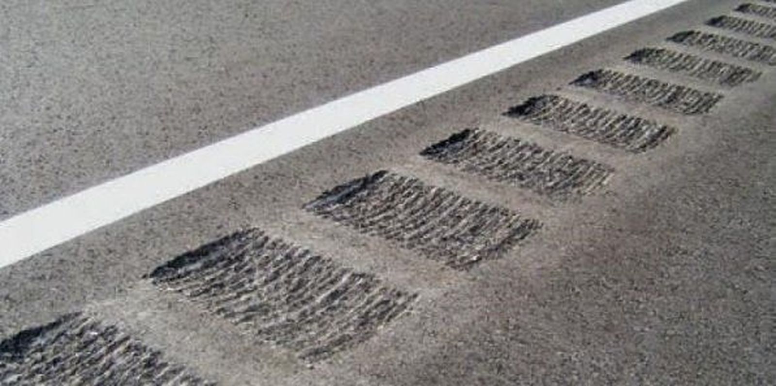 Guías sonoras longitudinales para evitar salidas de vía e invasiones de carril