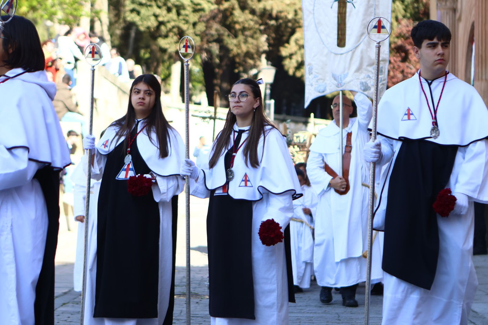 Procesión del encuentro de Nuestra Señora de la Alegría y Jesús Resucitado en el Domingo de Resurrección en Salamanca
