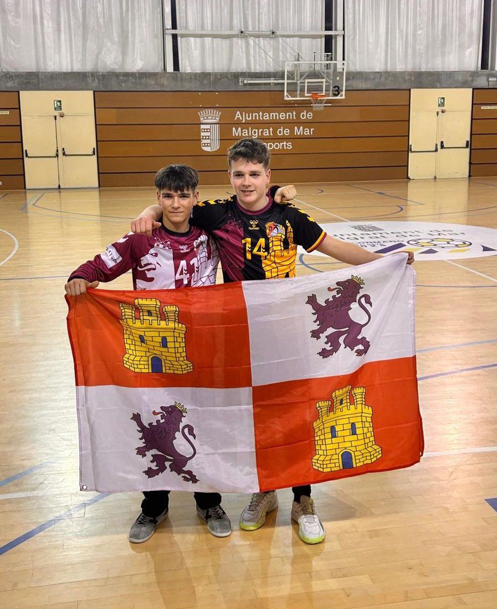 Álvaro Gómez y Lucas Tejero aportan el sello del Balonmano Zamora