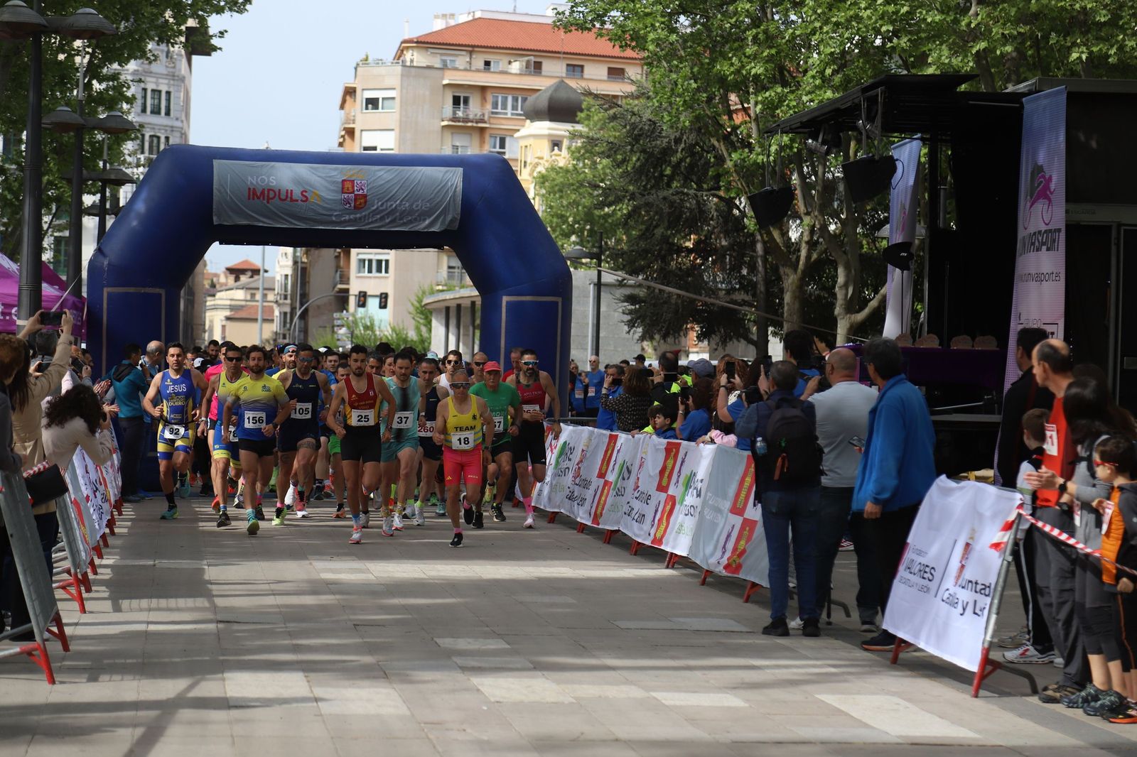 Carrera y marcha por el Día de Castilla y León en Zamora