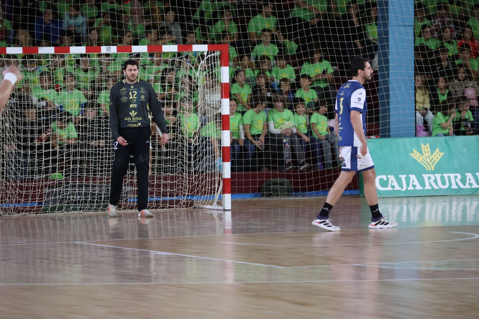 GALERÍA | El BM Zamora se juega consolidar el liderazgo frente a los asturianos del Auto-Center Principado Vetusta