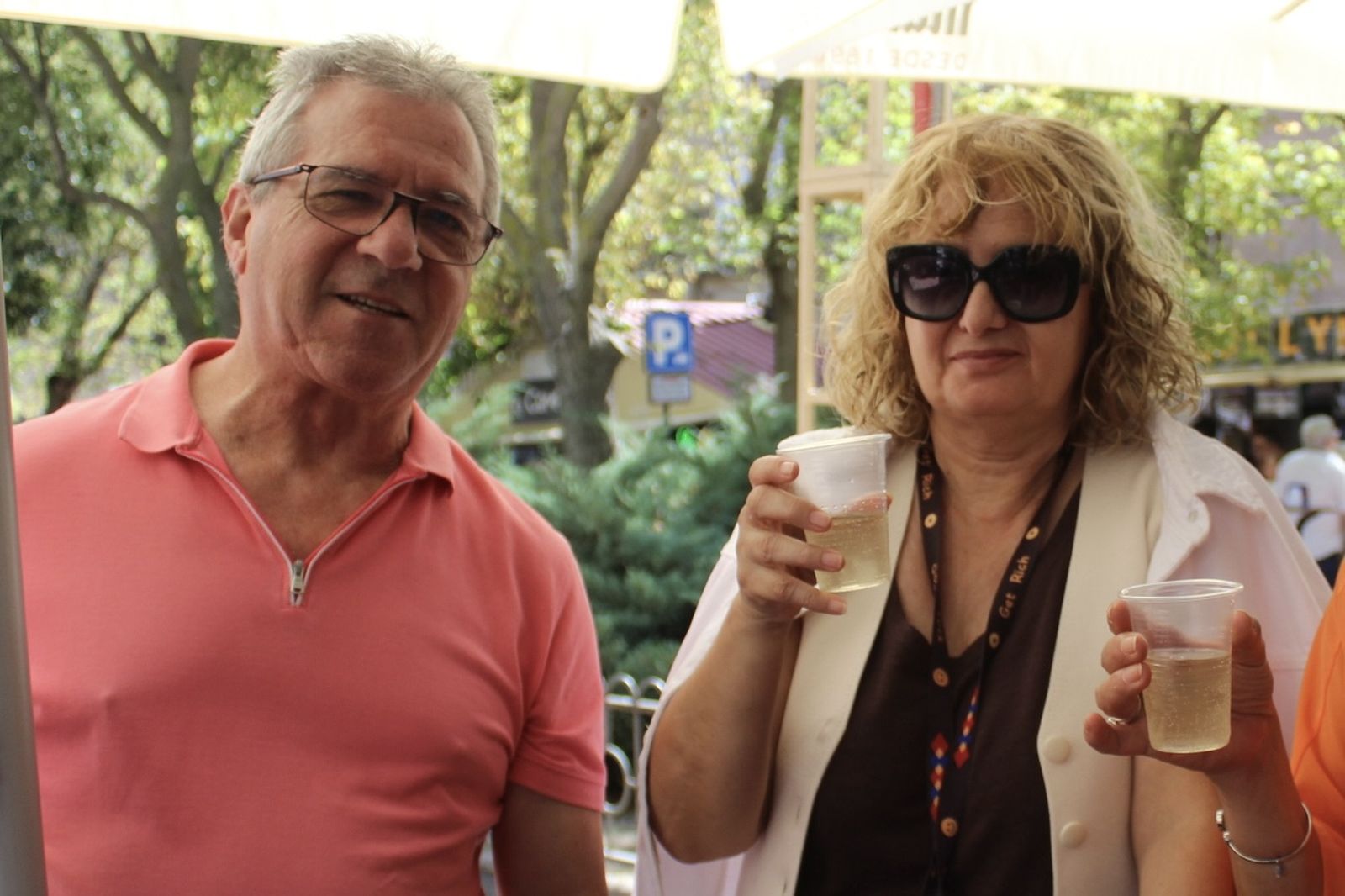 Ambiente en la Feria de Día en el mediodía de este
