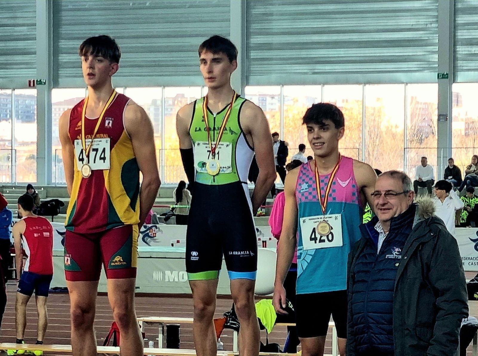 El Vino Toro Caja Rural brilla en el Campeonato Autonómico de 200 metros vallas con grandes sensaciones para Rubén Revuelta