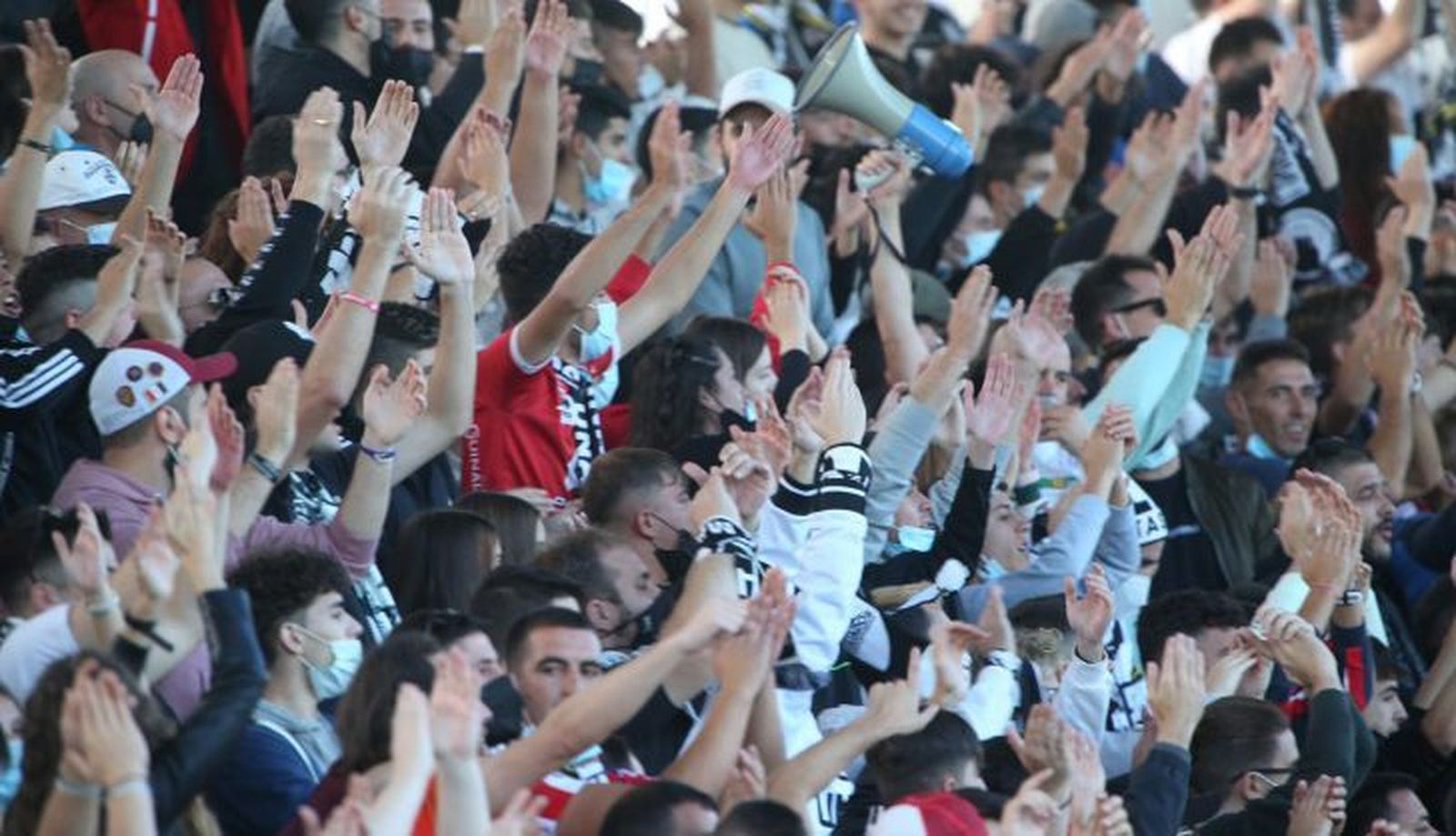 Afición de Unionistas ante la SD Logroñés | FOTO SALAMANCA24HORAS.COM Afición de Unionistas ante la SD Logroñés | FOTO SALAMANCA24HORAS.COM