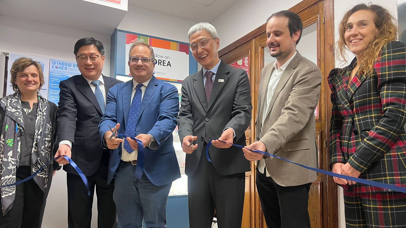 La Facultad de Filología inaugura el espacio “WOK” de estudios coreanos