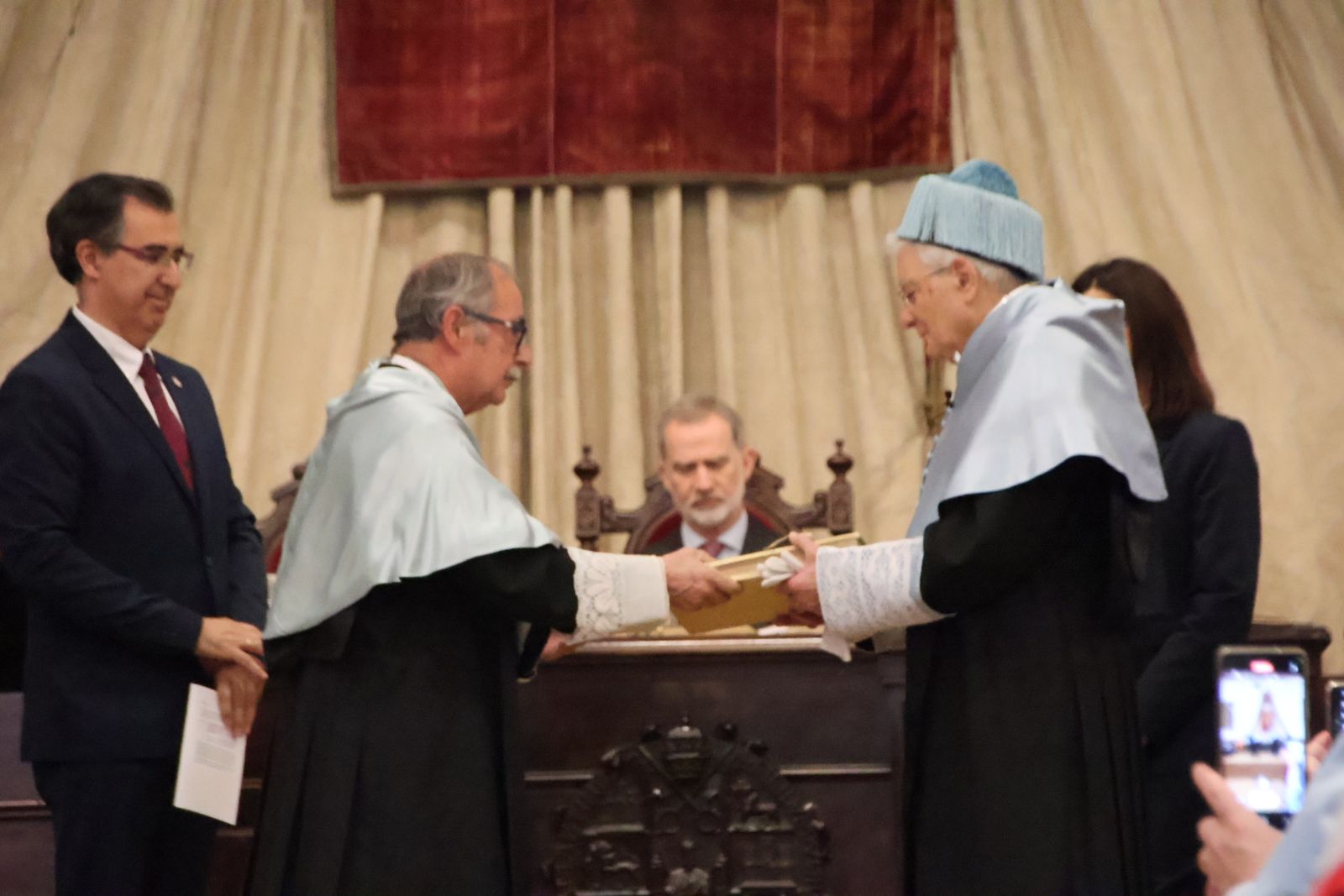 Llegada de S.M el Rey Felipe VI al paraninfo de la Universidad de Salamanca e Investidura de Sergio Mattarella como doctor ‘honoris causa’ de la USAL