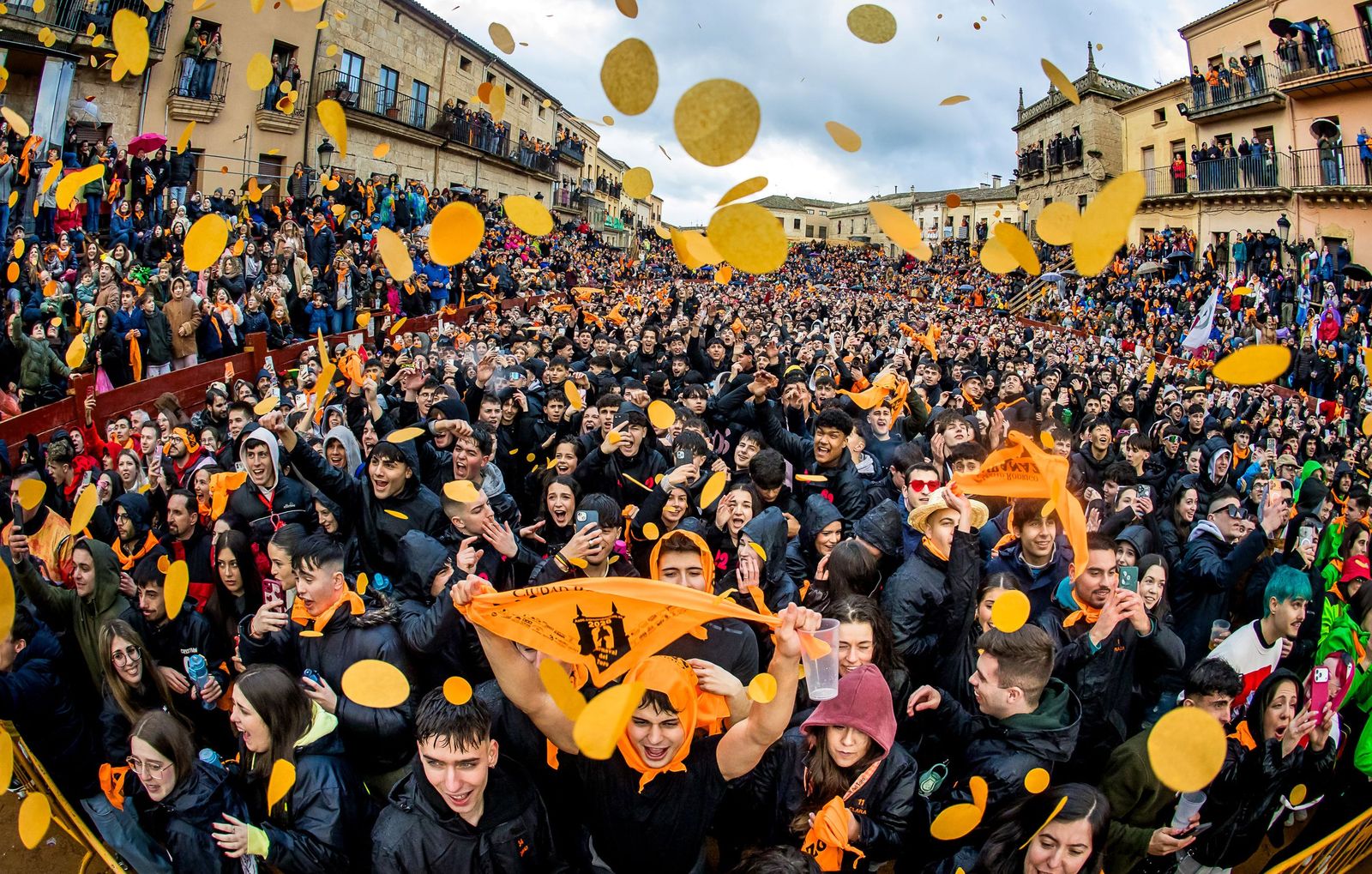 Gran ambiente en el inicio del Carnaval del Toro 2026: el Campanazo en imágenes