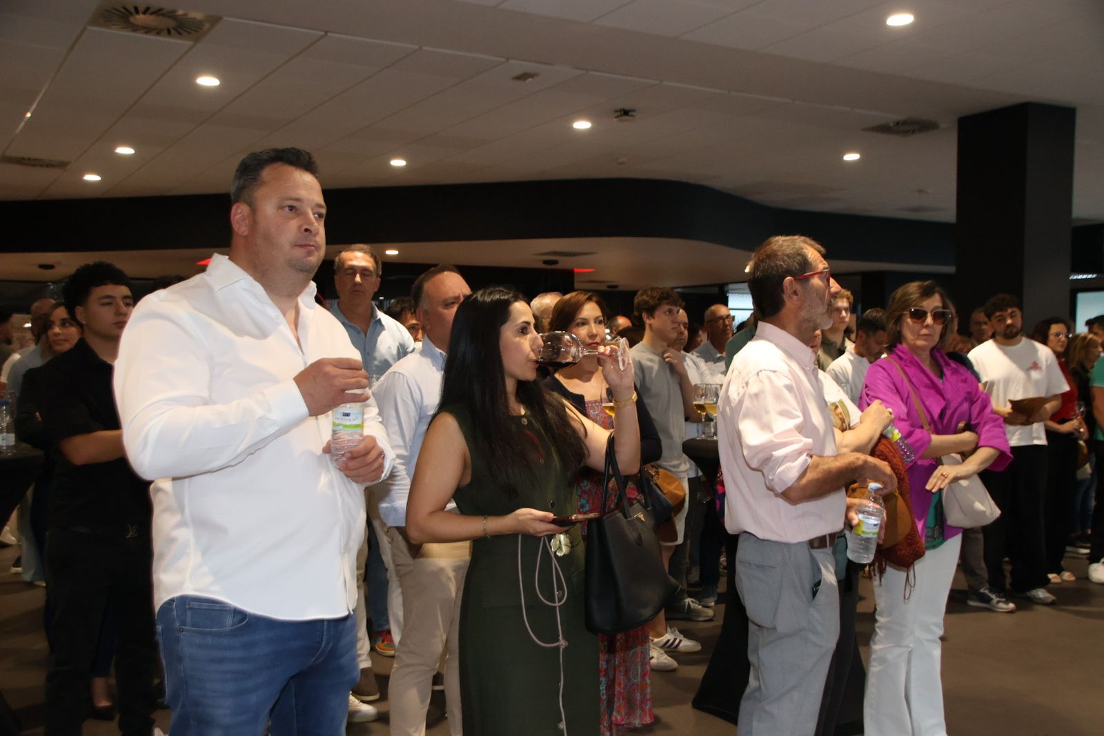 Presentación dos coches en la mercedes