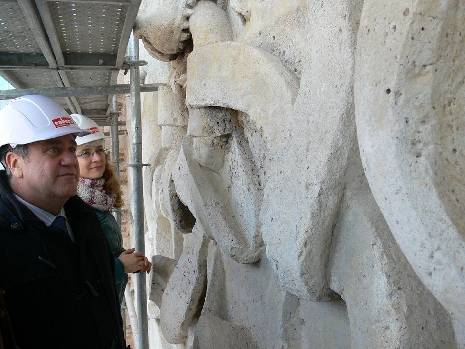 La Junta culmina la restauración de la fachada de la iglesia de Santa María Magdalena