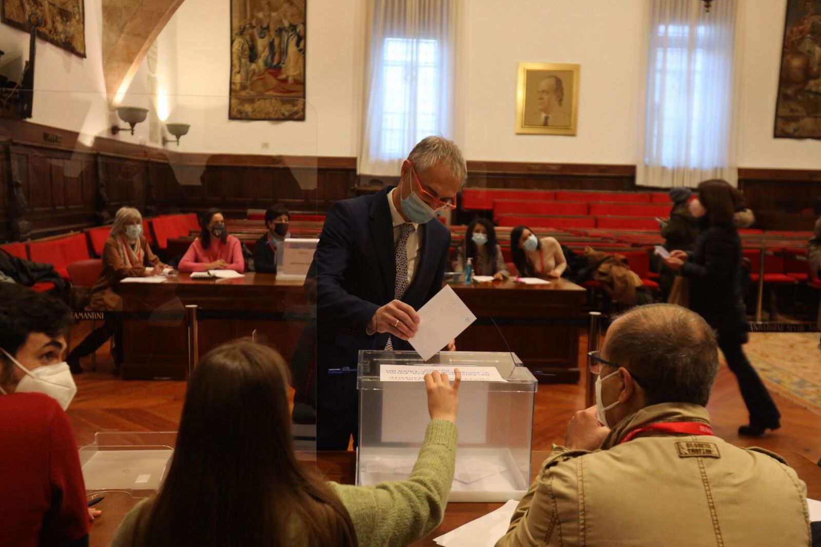 Ricardo Rivero votando