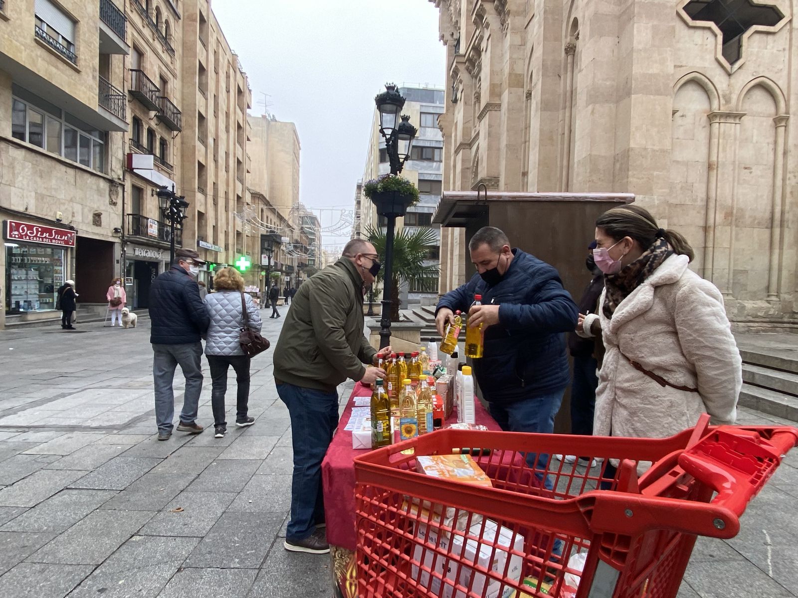 "Despójate de un kilo por caridad"